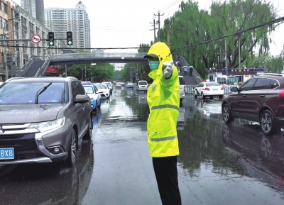 雨情急！多部門聯(lián)動疏通保暢