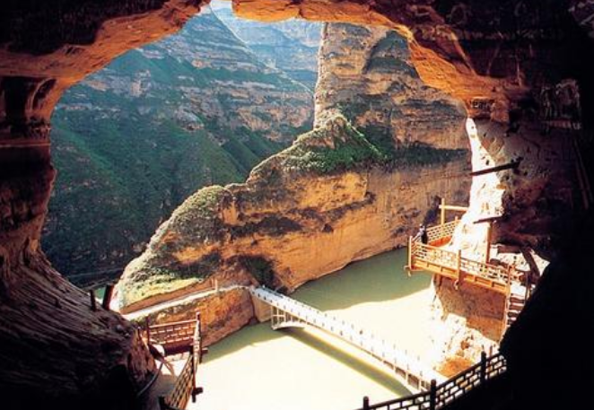 天水武山縣城至水簾洞旅游公交線路通車