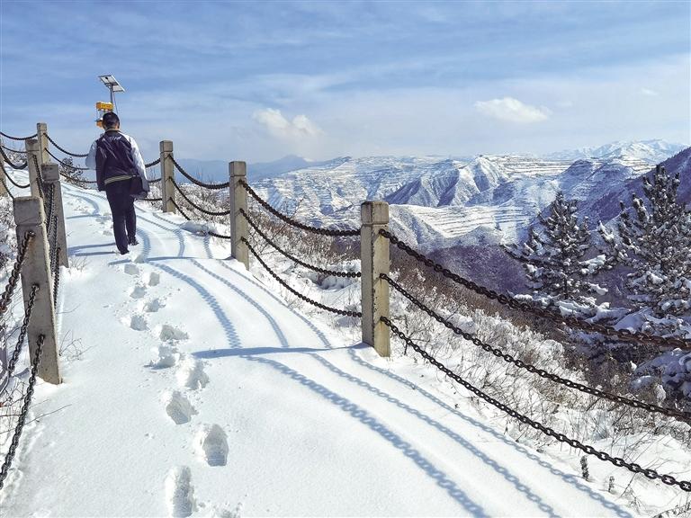 雪潤關山（組圖）