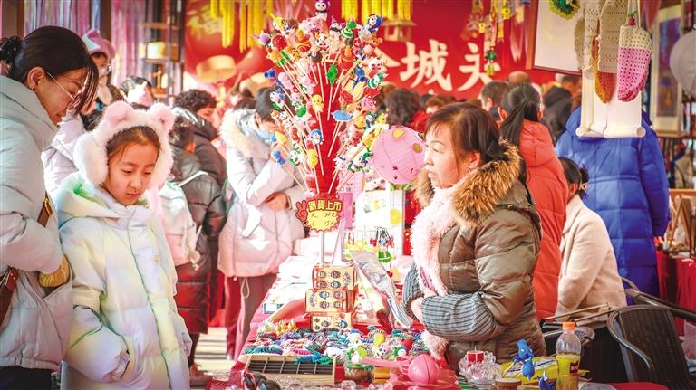 國潮煥新聚人氣 非遺年貨賀新春